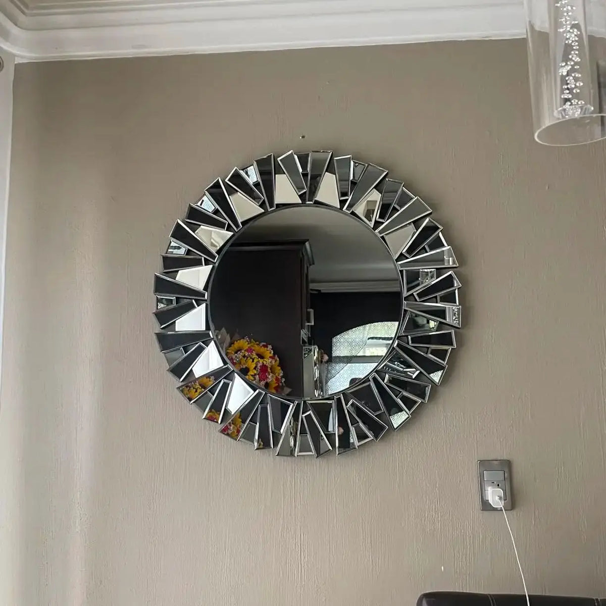 Decorative Round Sunburst Beveled Glass Wall Mirror