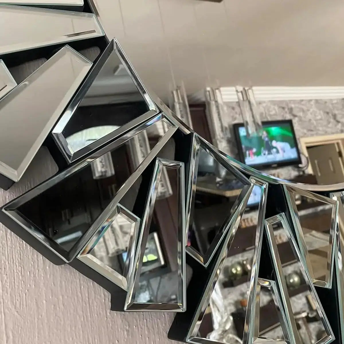 Decorative Round Sunburst Beveled Glass Wall Mirror